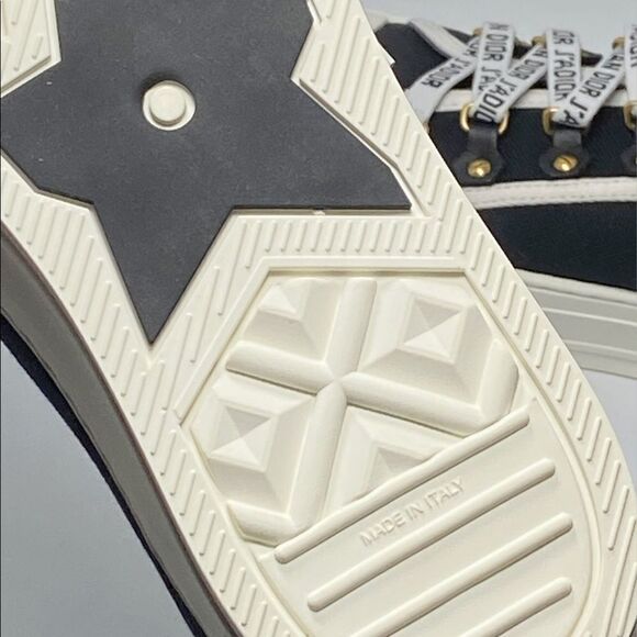 Dior canvas low top sneakers size 40.5 - Picture 13 of 13